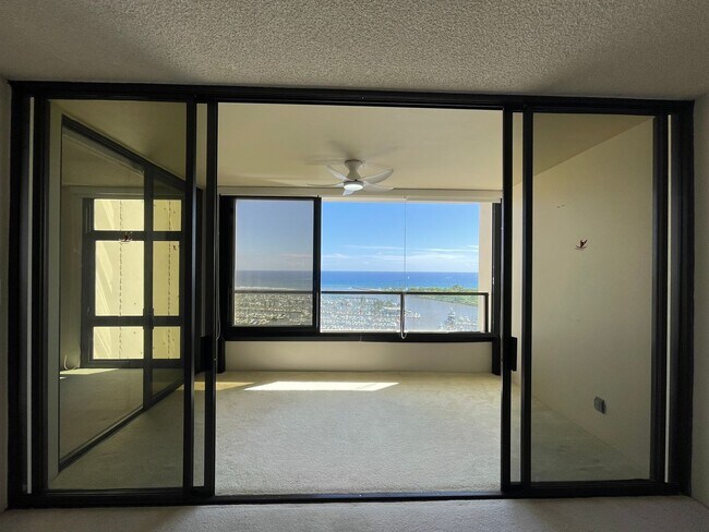 Building Photo - 2412