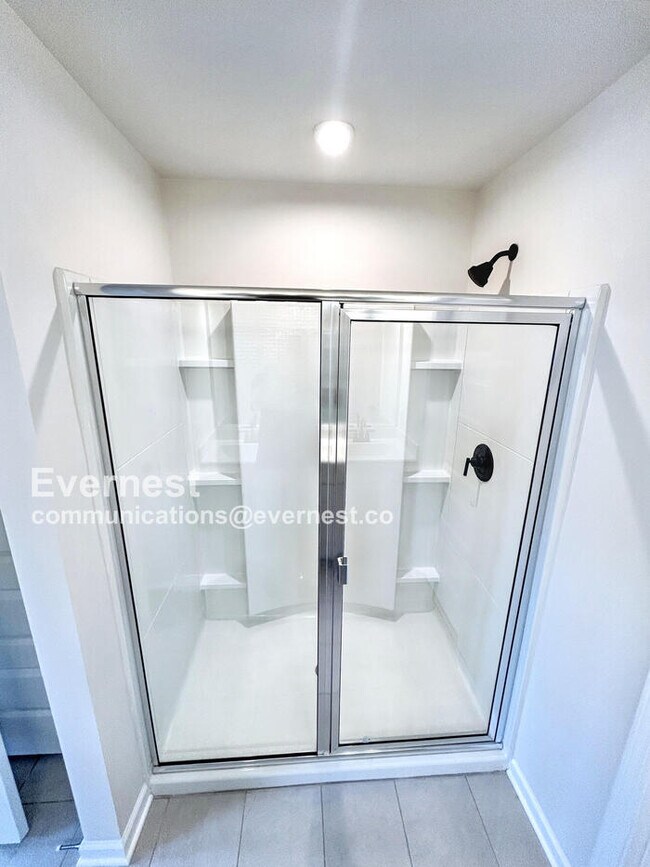 Building Photo - 3-Bed/ 2.5-Bath Townhouse/ Available Soon!