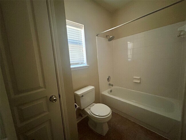 Building Photo - 23 Tivoli Garden Ct