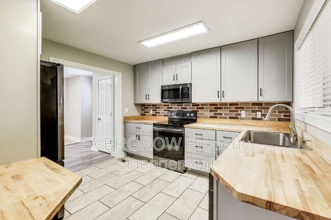Building Photo - 3713 W 98th St