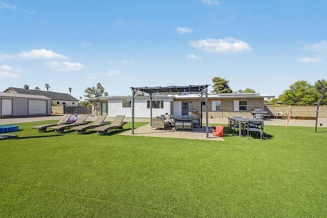 Building Photo - 6315 E Delcoa Ave