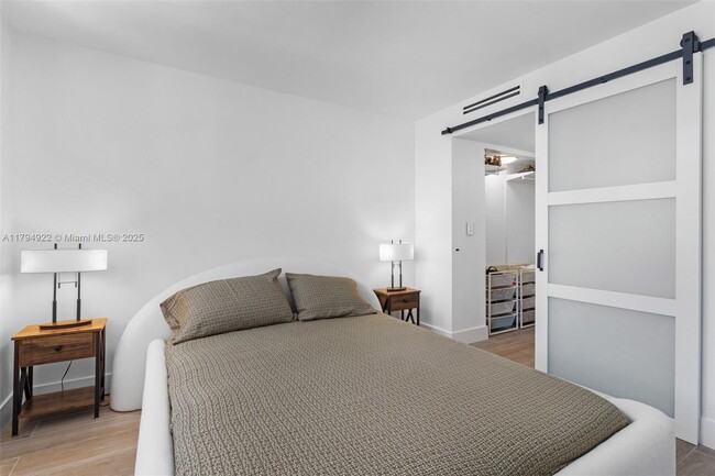 Building Photo - 5701 Collins Ave