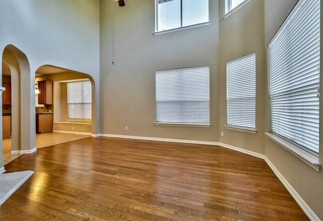 Building Photo - 2717 Tangerine Ln