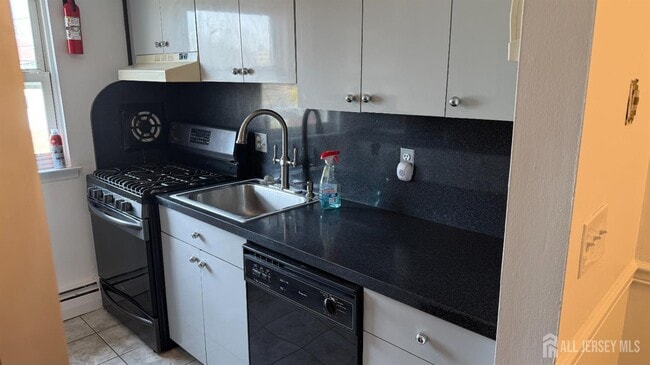 Building Photo - 55 Gill Ln