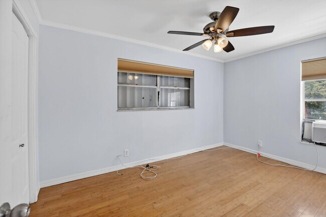 Building Photo - 5514 SW 44th Terrace