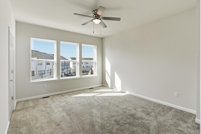 Building Photo - 12 Barton Ave