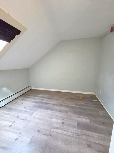 Building Photo - 10-12 Evaleen Street