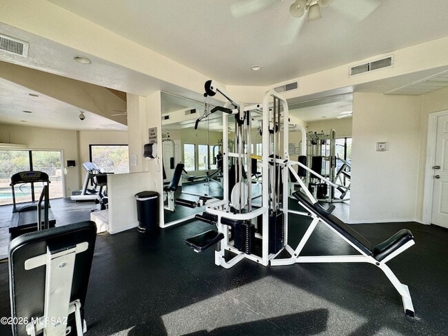 Building Photo - 5855 N Kolb Rd