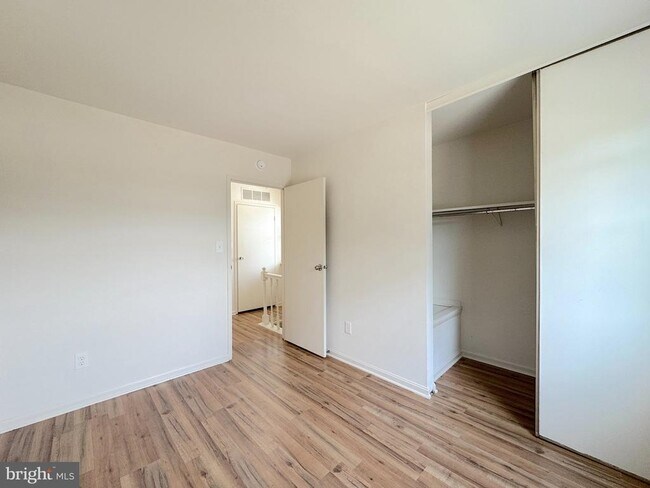 Building Photo - 9503 Hagel Cir