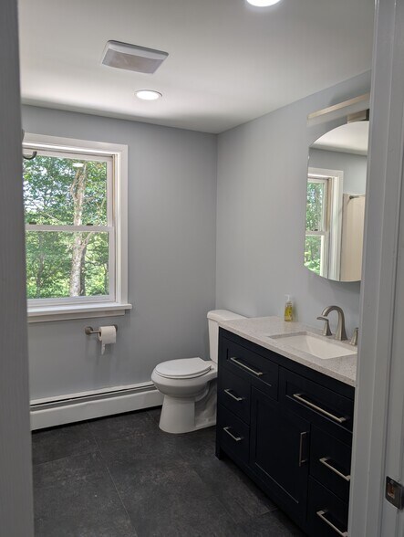 bathroom - 2014 US Route 3