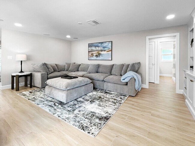 Building Photo - Luxury Waterfront Living in St. Pete Beach with Private Pool & Spa - 4 Bed | 3 Bath