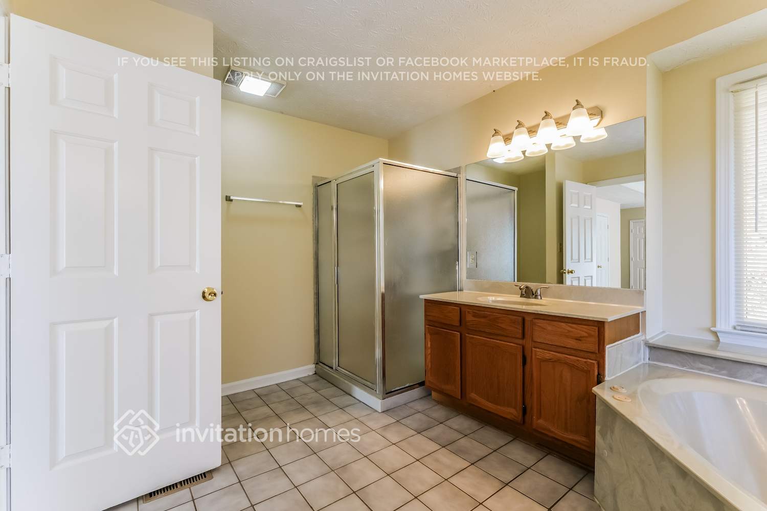 Building Photo - 1120 Jennings Dr