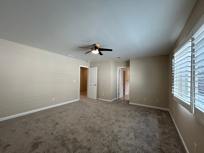 Building Photo - Gorgeous 4 Bed, 2.5 Bath Tuscany Home!