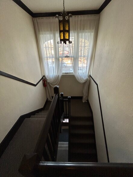 Building Photo - 2508 33rd Ave S