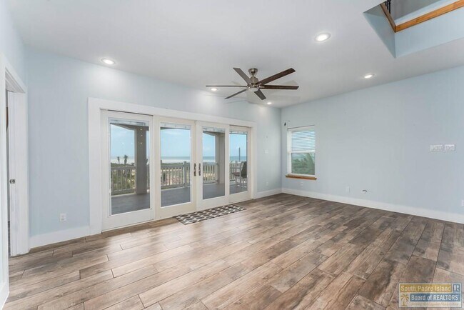 Building Photo - 133 Oleander Dr
