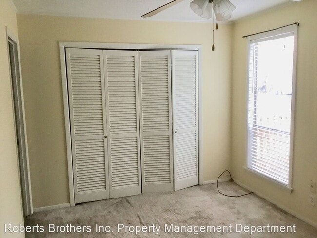 Building Photo - 1 br, 1 bath House - 1088 Sea Cliff Dr N