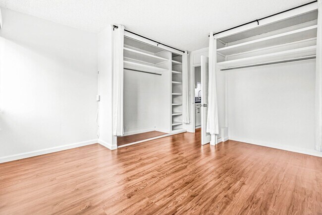 Building Photo - Bright and spacious 1 bedroom 1 bath condo in Makiki !