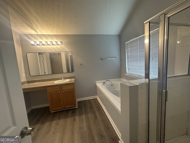 Building Photo - 2877 Partin Pl