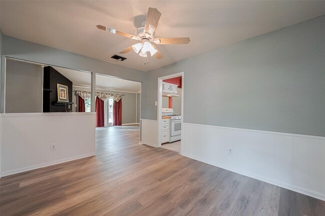 Building Photo - 2762 Foliage Green Dr