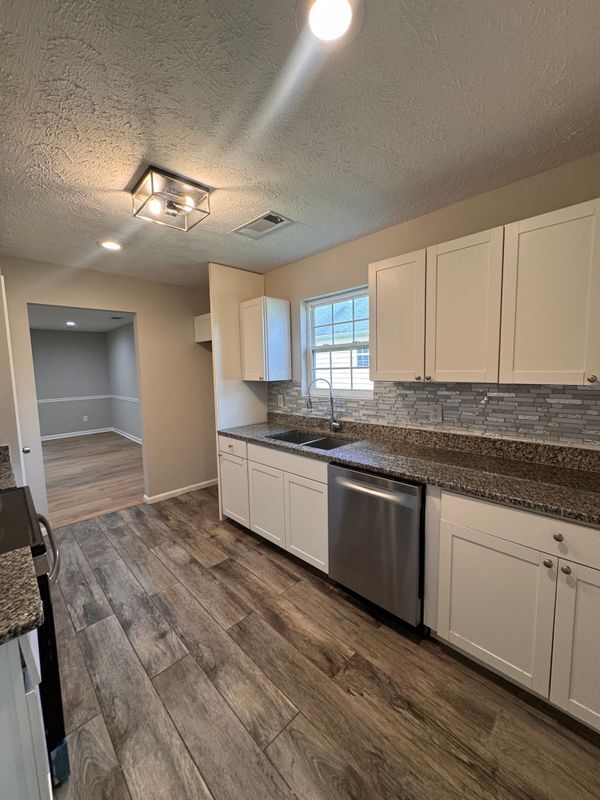 Building Photo - 10896 Big Sky Dr