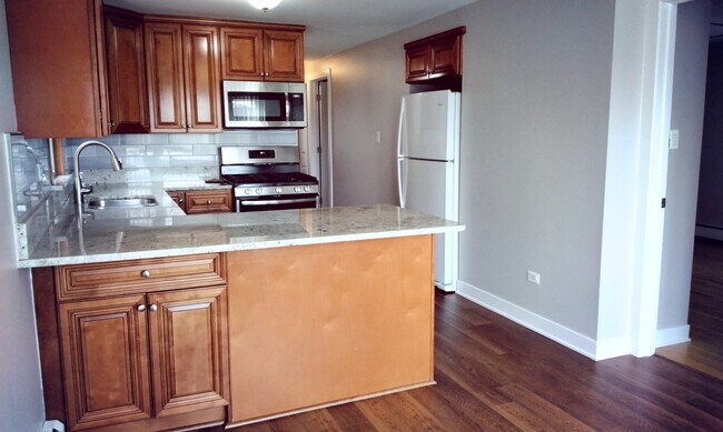 Building Photo - 6237 W 63rd St