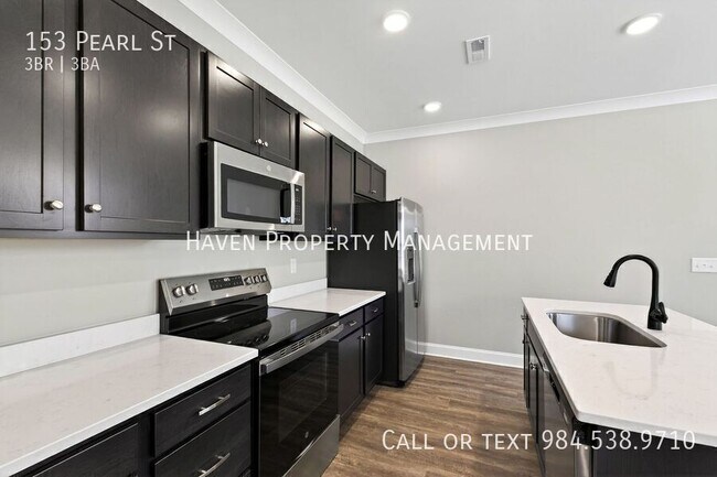 Building Photo - 153 Pearl St