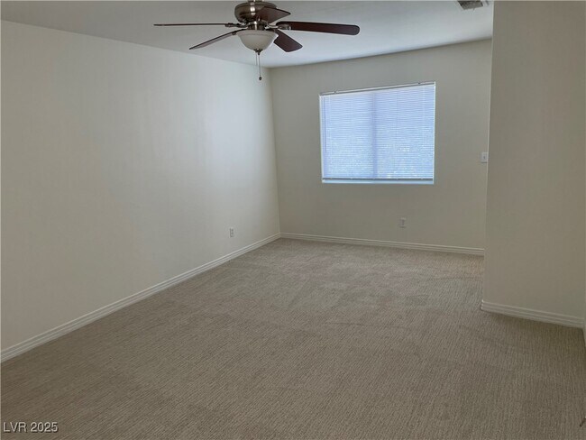 Building Photo - 2413 Cliffwood Dr