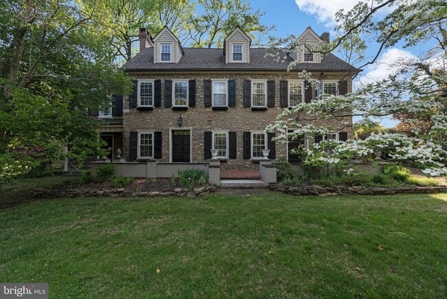 Building Photo - 209 N Bellevue Ave