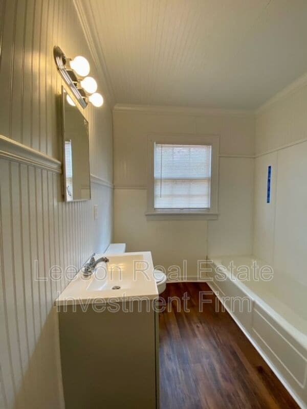 Building Photo - 251 Boulevard St
