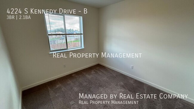 Building Photo - 4224 S Kennedy Dr