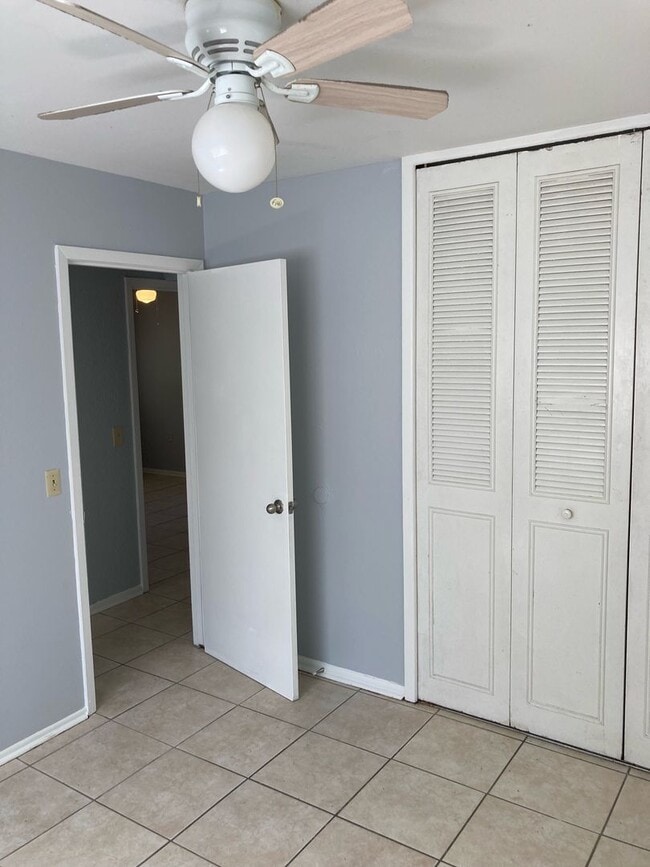 Building Photo - ZERO APPLICATION FEE FOR THIS 4BR/2BA NORTHEAST HOME