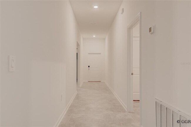 Building Photo - 4975 Worchester Dr