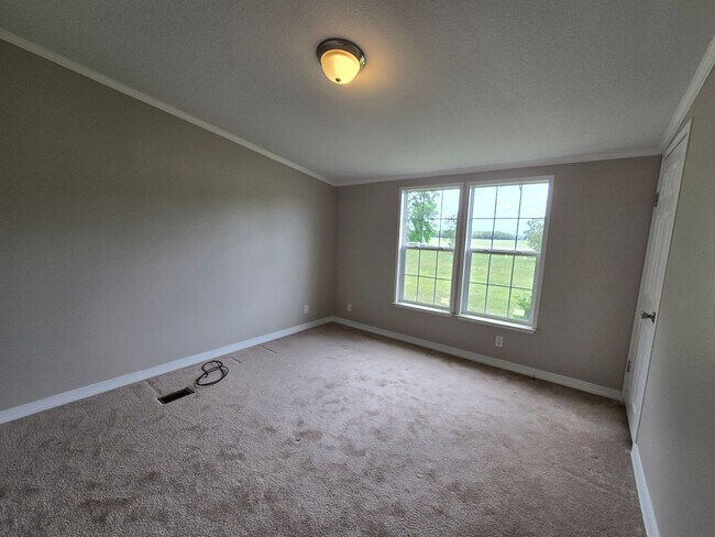Building Photo - Quiet Country Living! Spacious 4 Bed, 2 Bath in Currituck