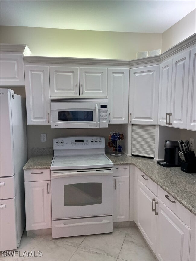 Building Photo - 8405 Excalibur Cir