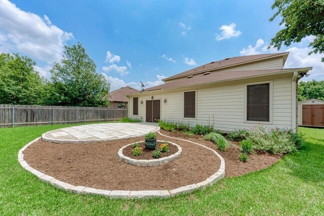 Building Photo - 2119 Howell Mountain Dr