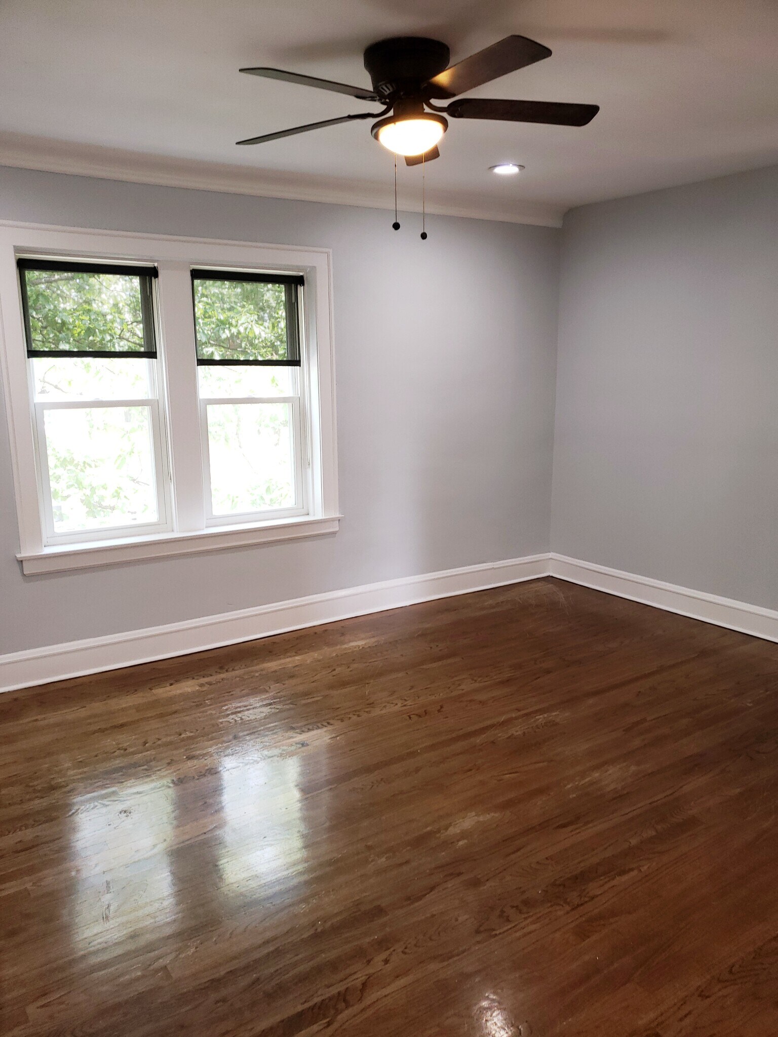 Building Photo - 3320 N LeClaire Ave