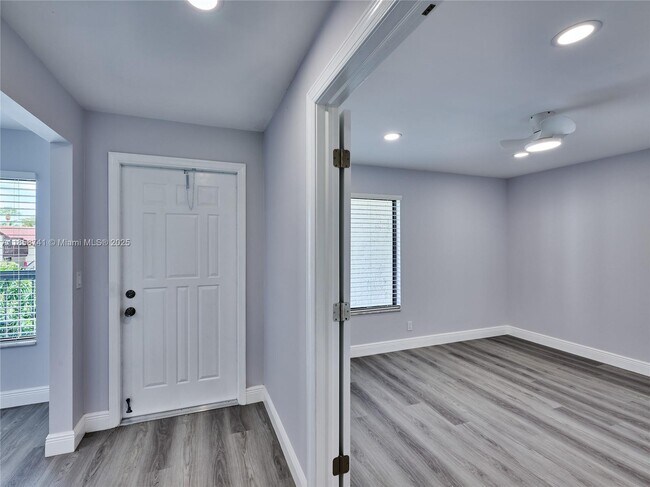 Building Photo - 5380 Cedar Lake Dr