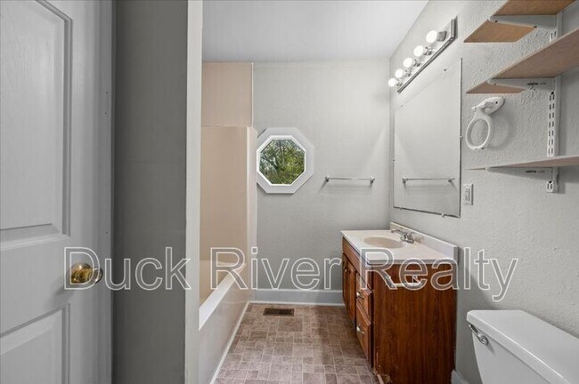 Building Photo - 1603 Highland Ave