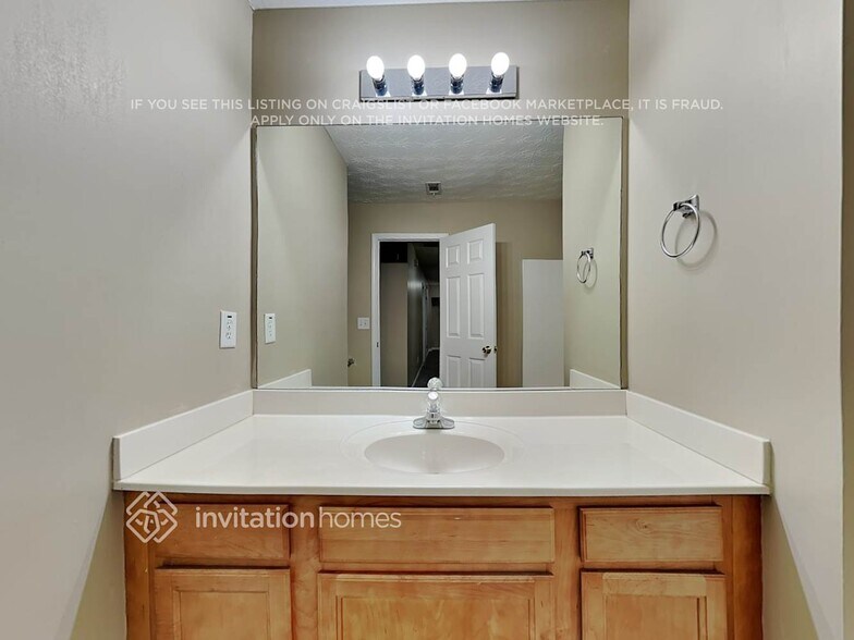 Building Photo - 953 Island Cove Way