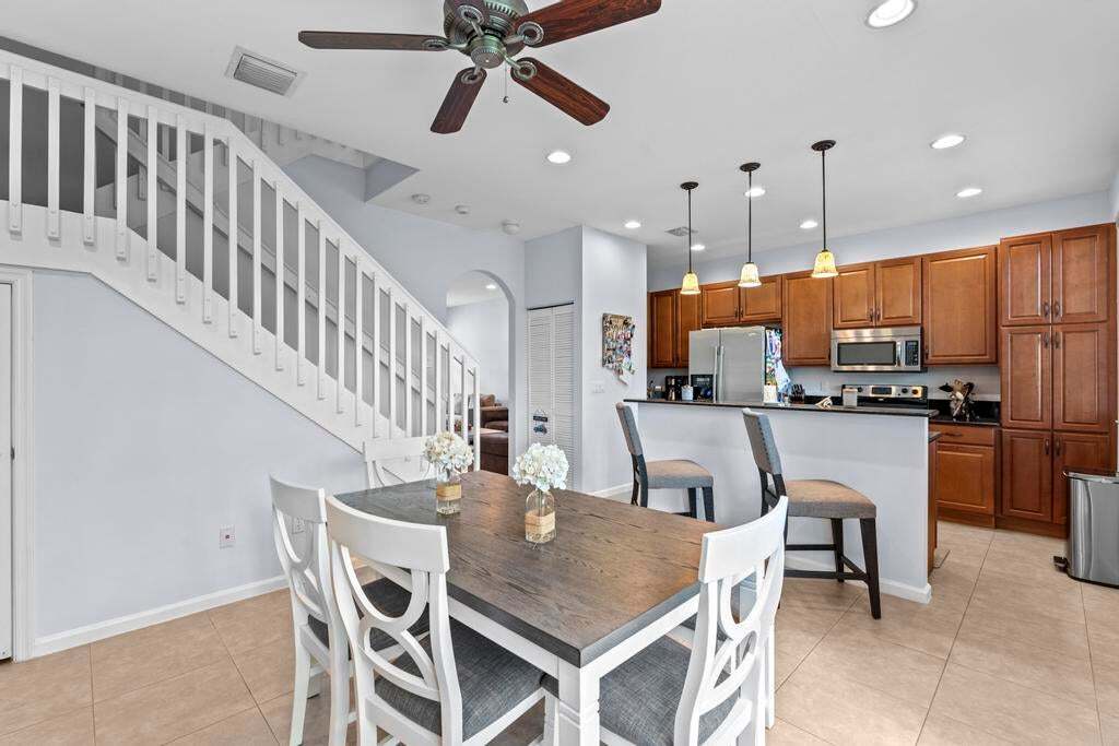 Building Photo - 7221 Briella Dr