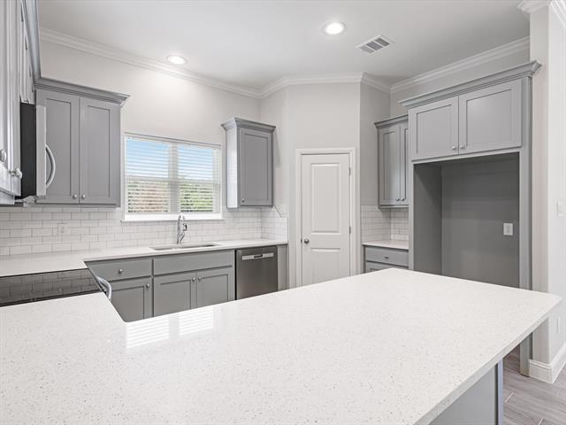 Building Photo - 524 Marbella