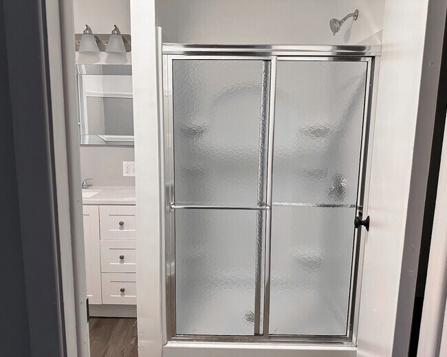 Building Photo - 222 W Union St