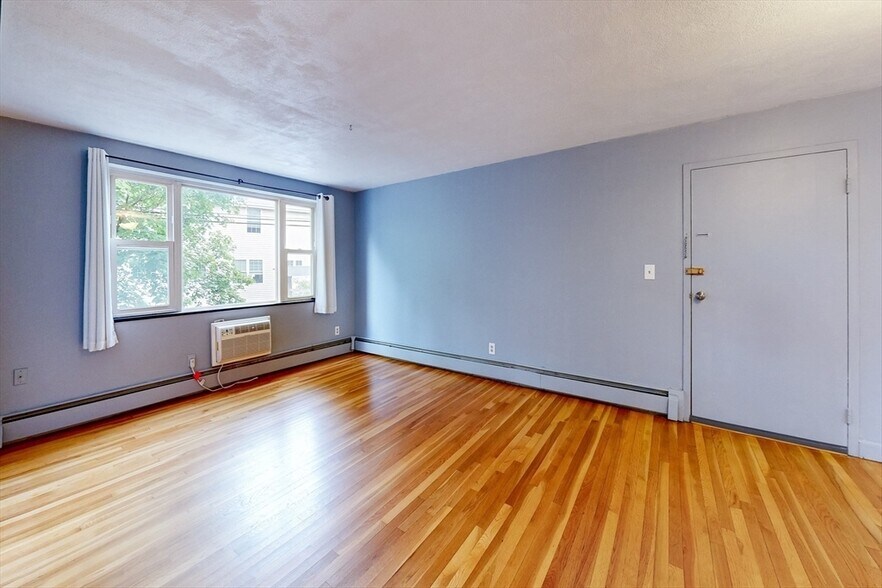 Living Room - 1105 Lexington St
