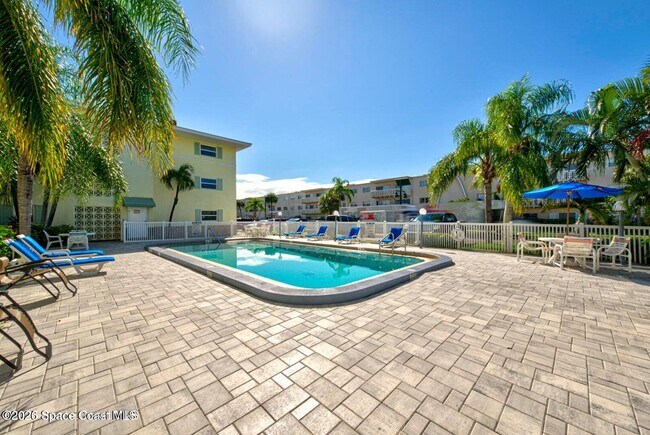 Building Photo - 230 Columbia Dr