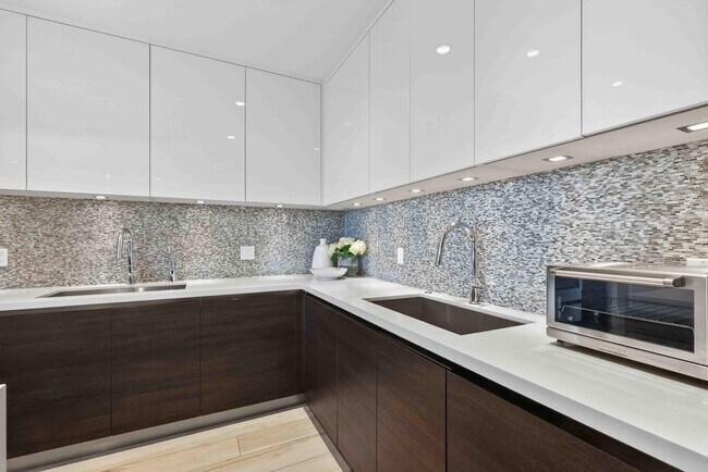 Building Photo - 155 E Boca Raton Rd