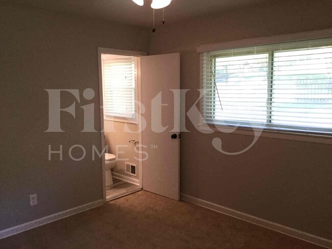 Building Photo - 1760 Danrich Dr