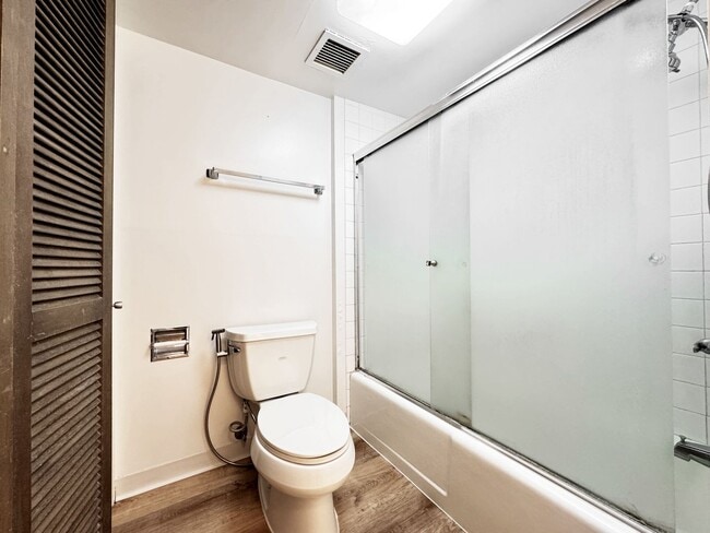 Building Photo - Honolulu Studio with Central A/C and Assigned Parking