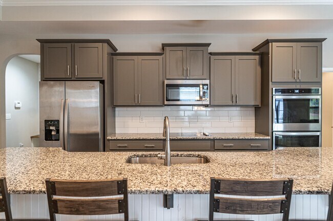 Building Photo - 153 Keowee Cir