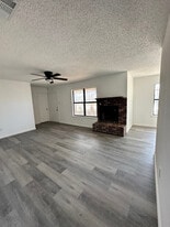 Building Photo - 302 E 18th St