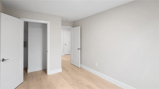 Building Photo - 133 Graystone St
